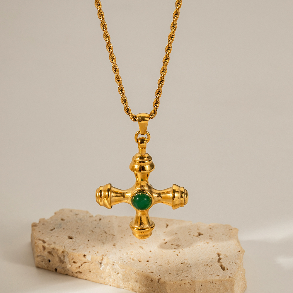 Designer Trend 18K Gold Stainless Steel Cross Pendant Necklace for Women with Tiger Eyes That Do Not Fade Fashionable Jewelry Wholesale