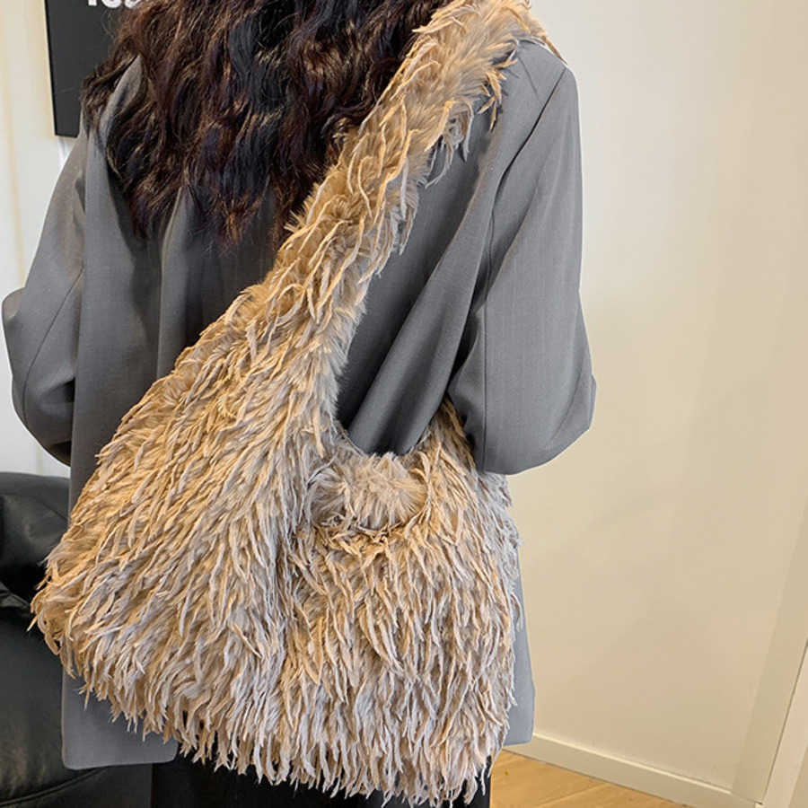 Plush Tote Bag For Women Tassel Shoulder Bag Large Capacity Shopping Bags Fashionable Bag 241104