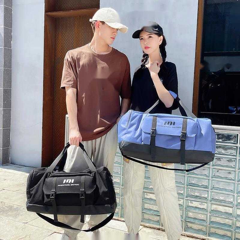 Handheld Travel Bag for Men Large Capacity Oxford Cloth Sports and Fitness Bag for Mens Outings Lightweight and Short Distance Travel Luggage Bag