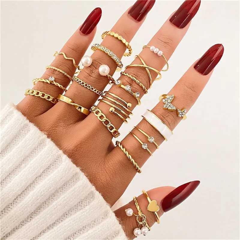 Retro Sparkling Zircon Butterfly Heart Ring Set Gold Bohemian Elegant Eyes Moon Geometric Ring Womens Party Jewelry W250111