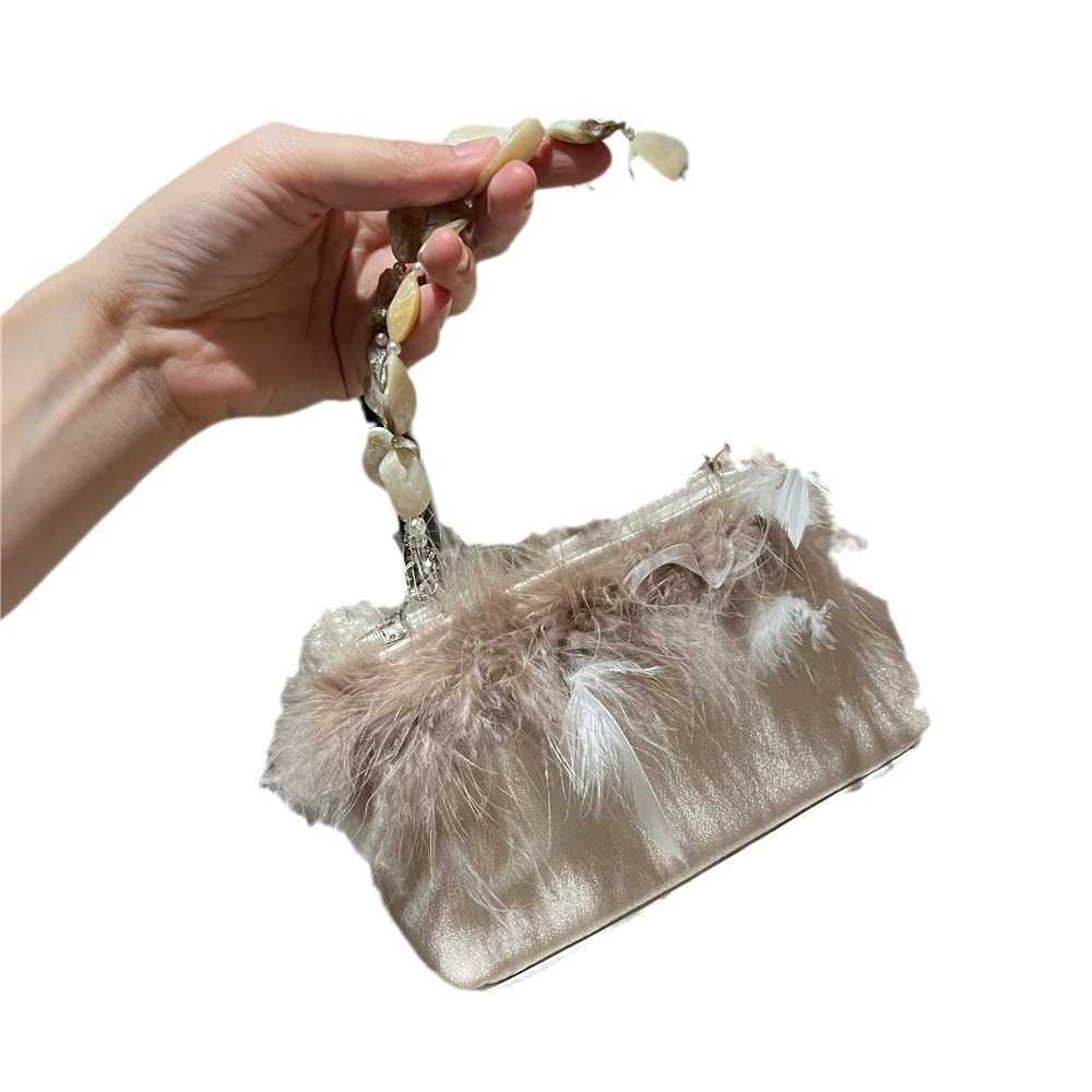 Sweet Plush Tote Bag Pearl Handheld Straddle Tassel Feather Bag New Style Handheld Shoulder Bags Fashionable 241104