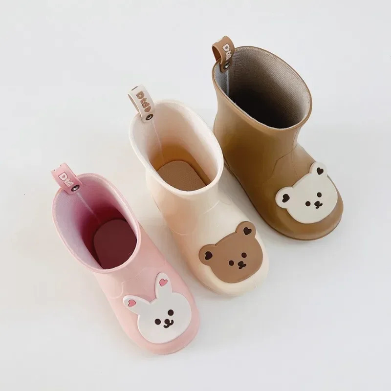 Ins Korea Childrens Rain Shoes Kindergarten Baby Silicone Lightweight Water Shoes on Rainy Days Outdoor Nonslip Bear Rain Boot 241115