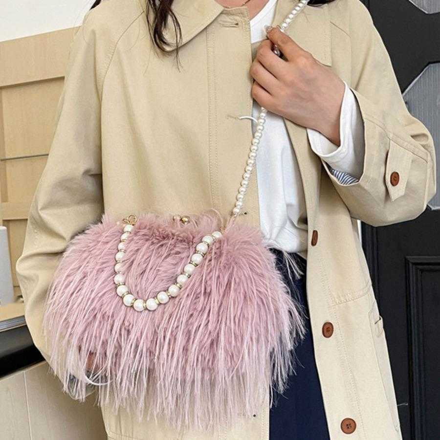 Plush Shoulder Bag With Tassel Pearl Furry Small Designer Bag Fragrant Style Fashionable Totes Handbag Crossbody Bag 241104