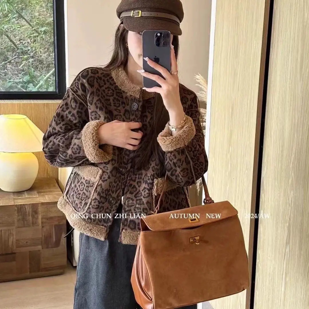 Leopard Print Gold Wheat Fur Short Sleeve Jacket Suitable for Winter Loose Button Women Minimalist Casual Warm Double sided Fashion Jacket 241115