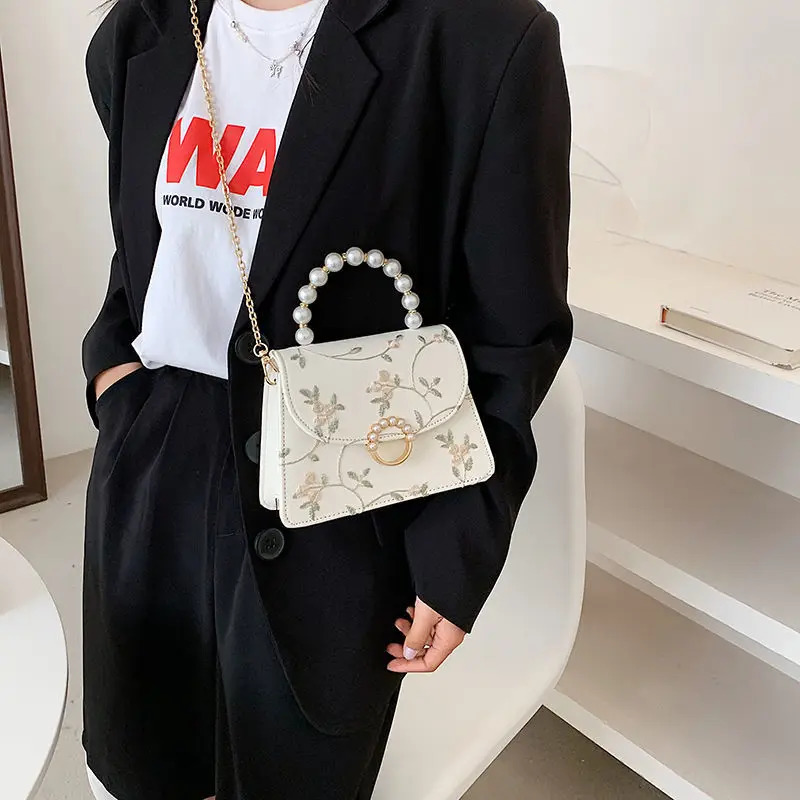 2025S New Free Shipping Designer Bag Shell Bead Fashion Sweet Clutch Handbag Lace Wedding Chain Womens Shoulder Cross Bag Wallet