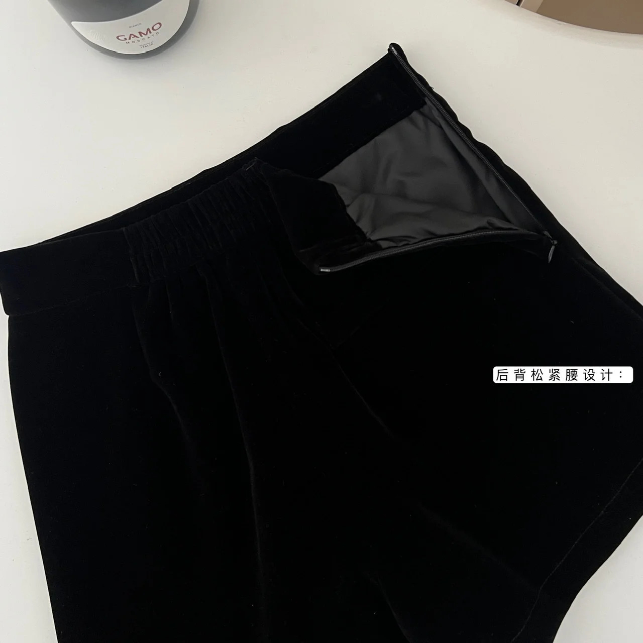 French retro womens black patch set for autumn and winter elegant ultrathin jacket high waisted shorts twopiece 241115