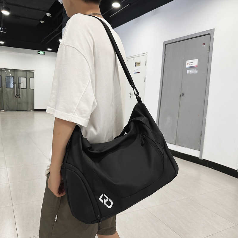 Sports and Fitness Bag Luggage Bag Mens Large Capacity Lightweight Travel Bag Short Distance Travel Bag