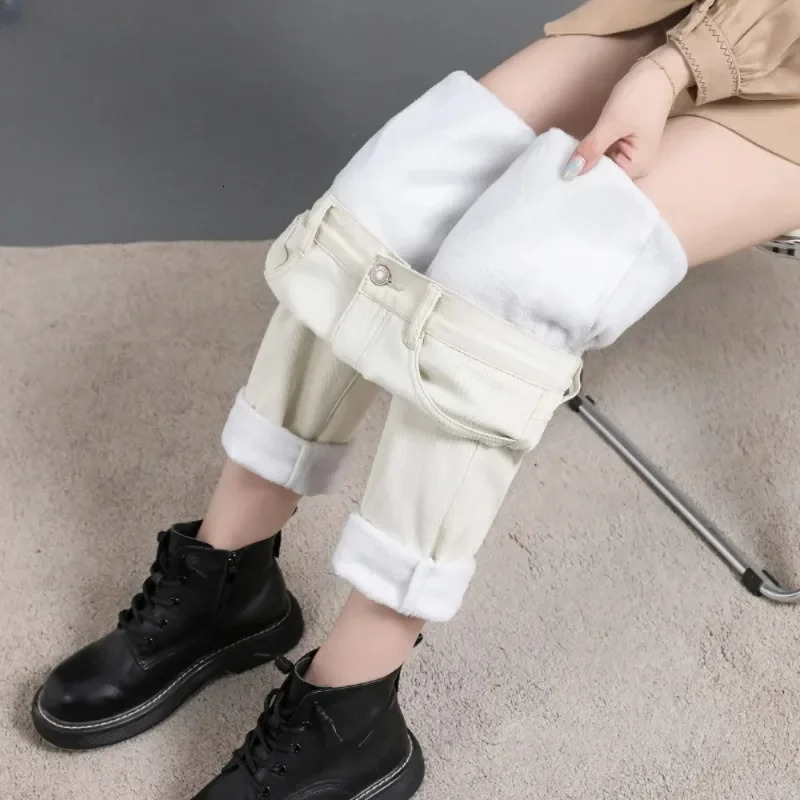 Winter Warm Slim Jeans Ladies Casual Denim Pencil Pants Thick Velvet Women High Waist Skinny Straight Fleece 241115