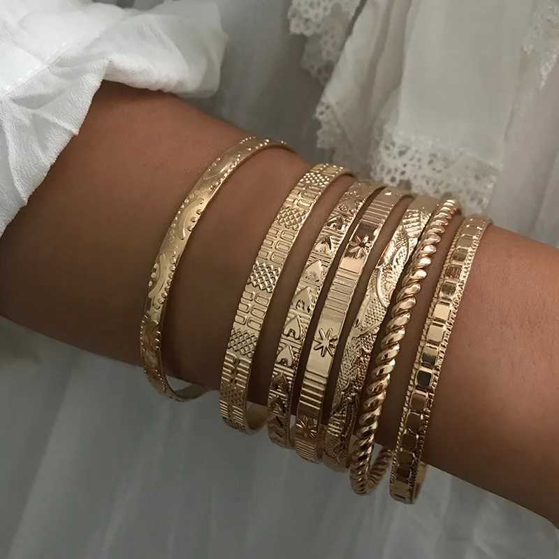 7 pieces/set Bohen vintage metal peach and Geely carved flower blooming bracelet set for Wen Fashion jewelry gifts X241116