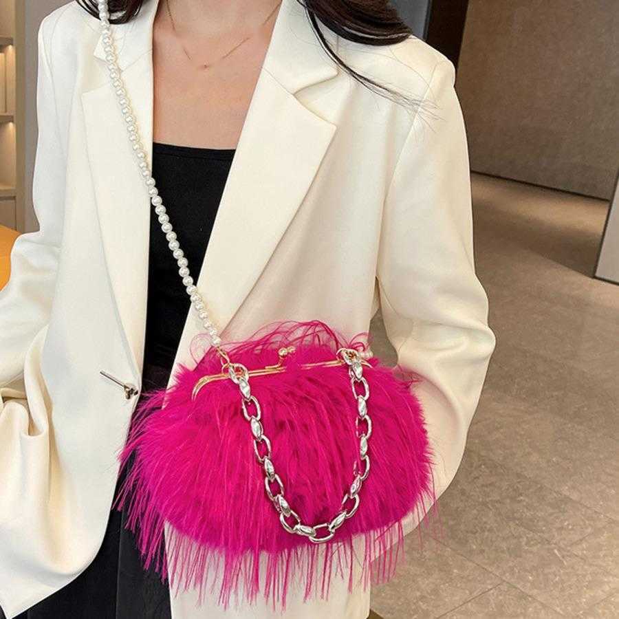 Plush WoMens Shoulder Bag Tassel Pearl Chain Single Crossbody Bag Fairy Clip Buckle Tote Bag Dinner Bag 241104