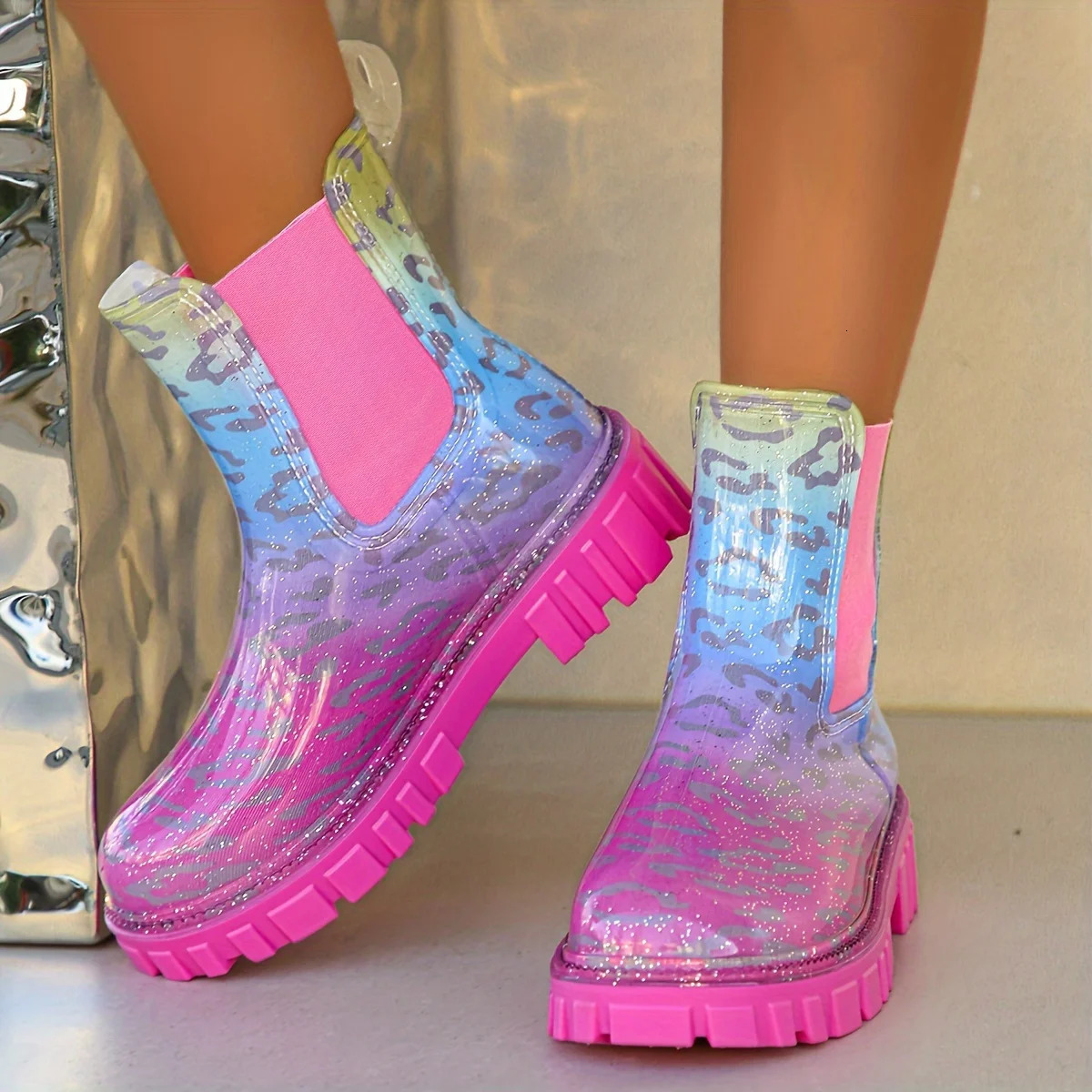 2024 Style Pink Nonslip And Wear Resistant Medium Tube Rain Boots Classic Fashion Rain Boots Waterproof Rubber Shoes 241115