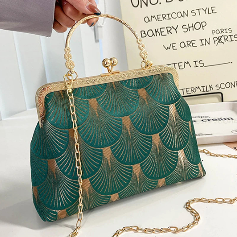 2025S New Free Shipping Designer Bag Retro Style Handbag Large Capacity Womens Fashion Clip Pearl Chain Shoulder Cross Body Bag