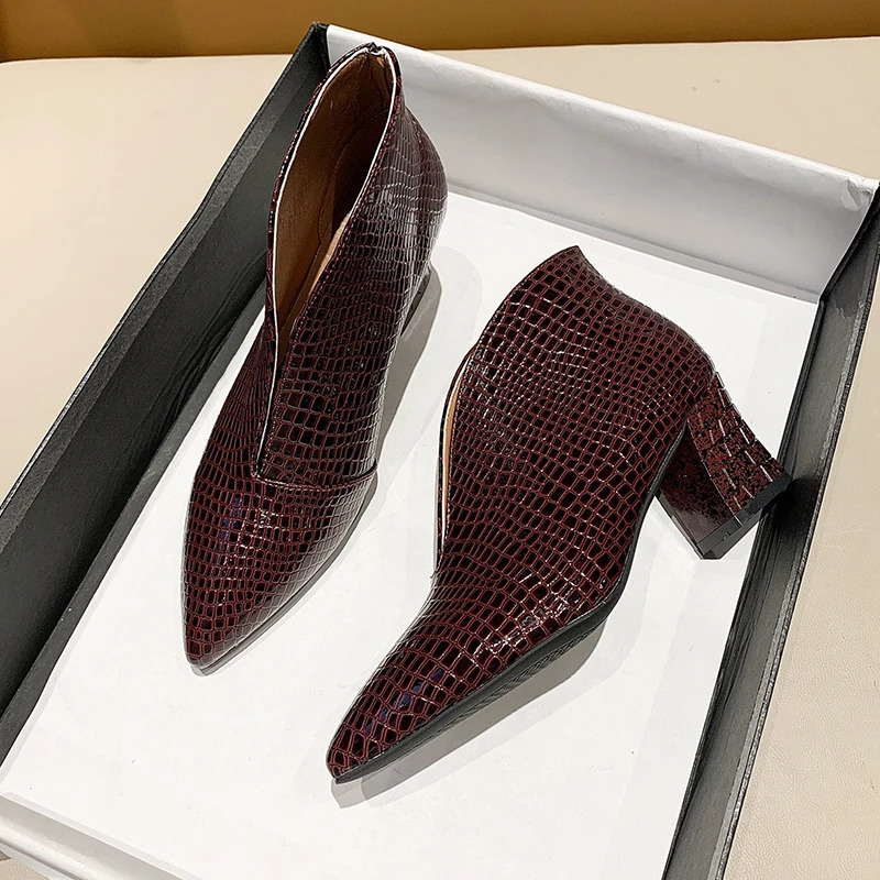 Spring/Summer Fashion Pointed Toe Thick High Heels Womens Comfortable High Temperature High Heels 241115