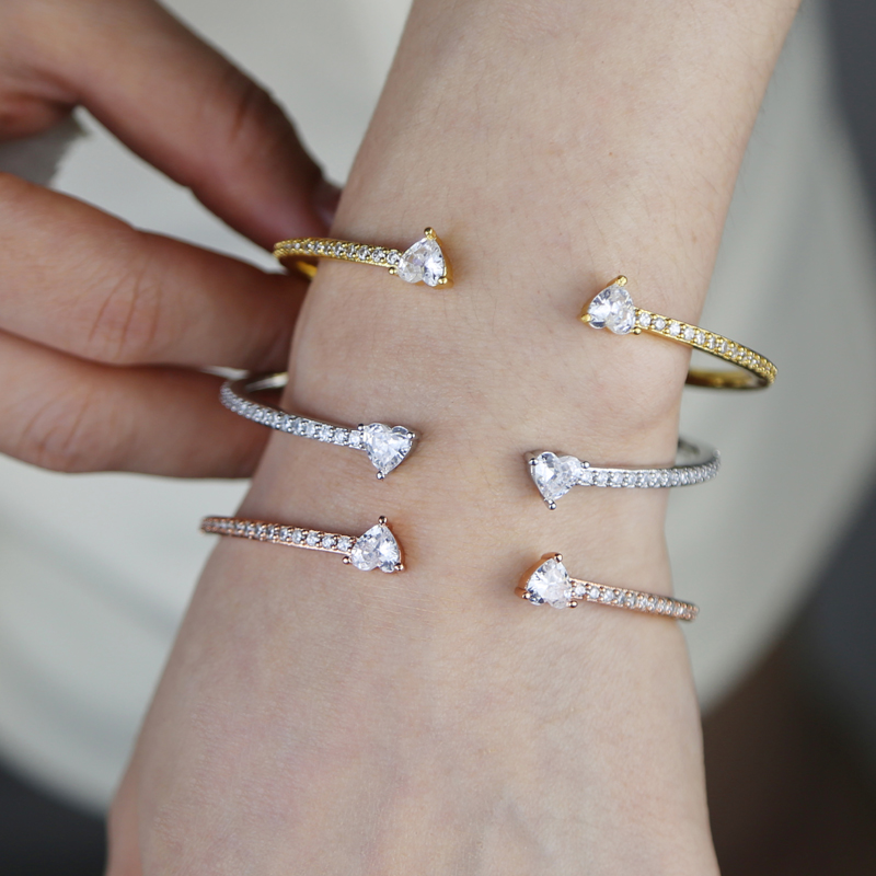 Bling 5A Heart Shaped Cubic Zirconia CZ Bangle Bracelet for Women Wholesale Iced Out Thin Band Stack Simple Classic Jewelry