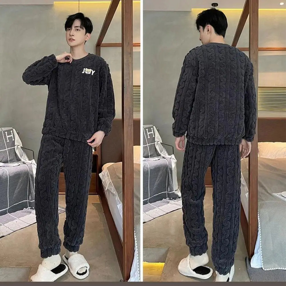 Thick coat set refrigerated winter sleepwear mens winter sleepwear set round neck long sleeved thick twisted texture mens 241112