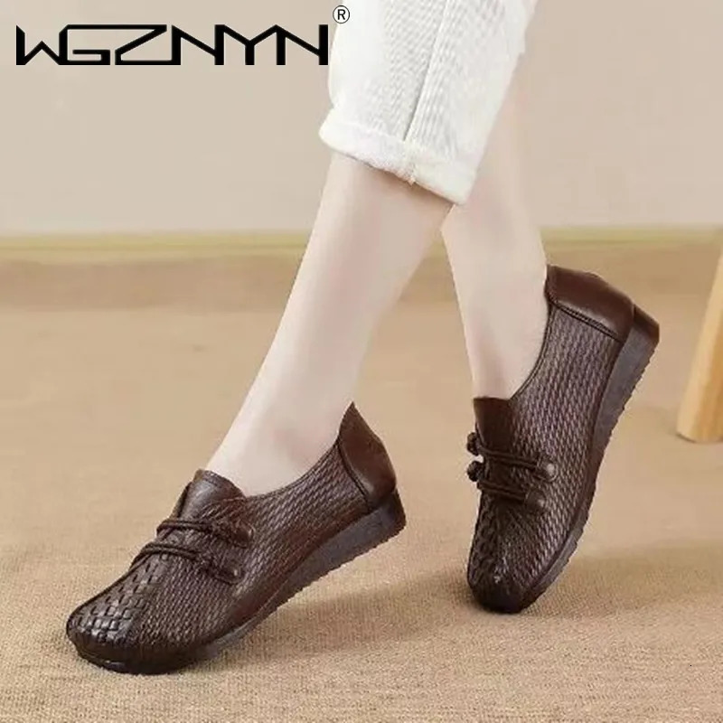 2024 Spring Leather Apartment Womens Wide Fit Grandmas Bigfoot Shoes er Double Rope Round Sole Black Sports Shoes 241115