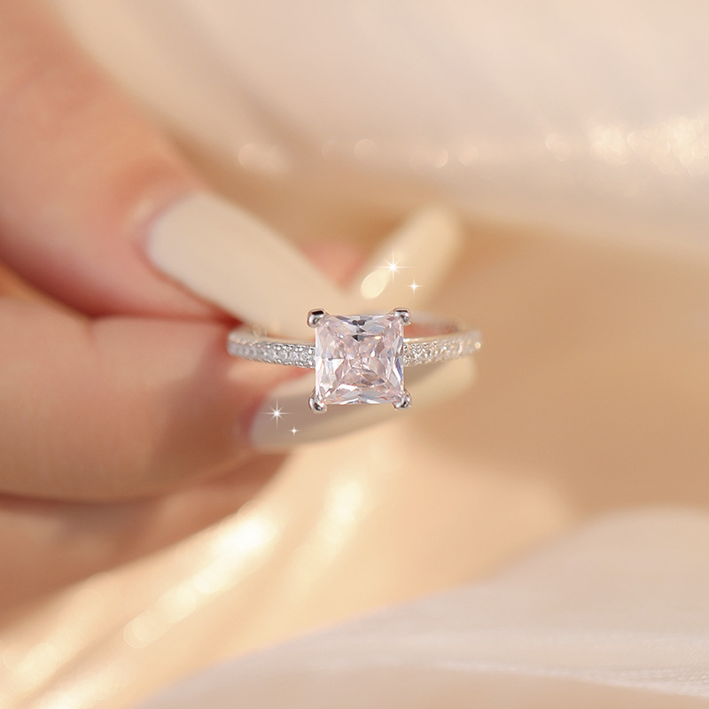 Rulalei Classical Four Claw Jewelry Wedding Rings Real Sterling Sier Princess Cut White Moissanite Dia Party Eternity Women Engagement Band Ring Gift