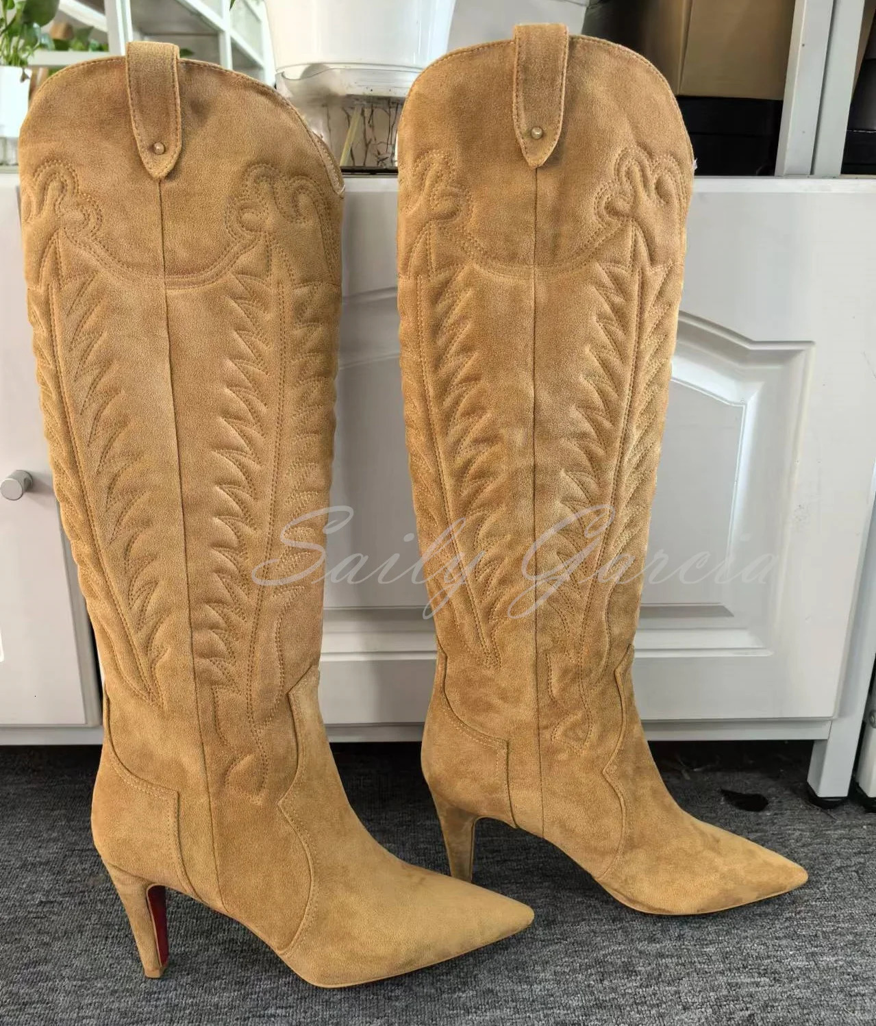 Brown suede crystal bead knee for women dotted toe embroidered slim high heels slider er winter fashion boots 241115