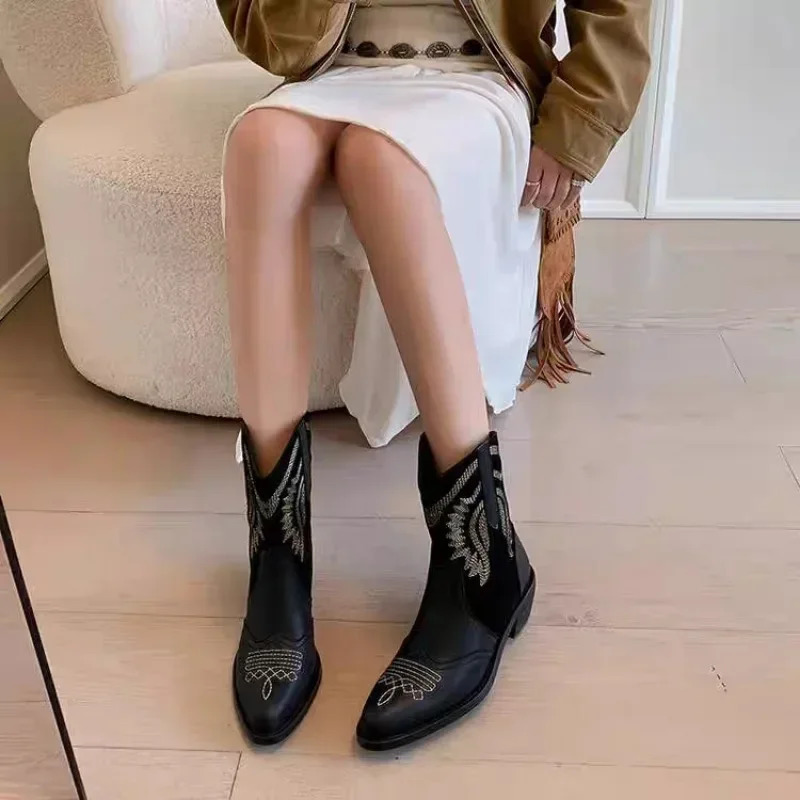 Size Mens ankle denim boots suede leather embroidered denim boots thick high heels winter short boots 241115