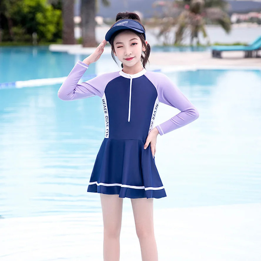 One Pieces Children Swimwear Kids Long-sleeve Swimsuit For Girl With Underwear Teenager Girls Summer Beach Bathing Suit 240412