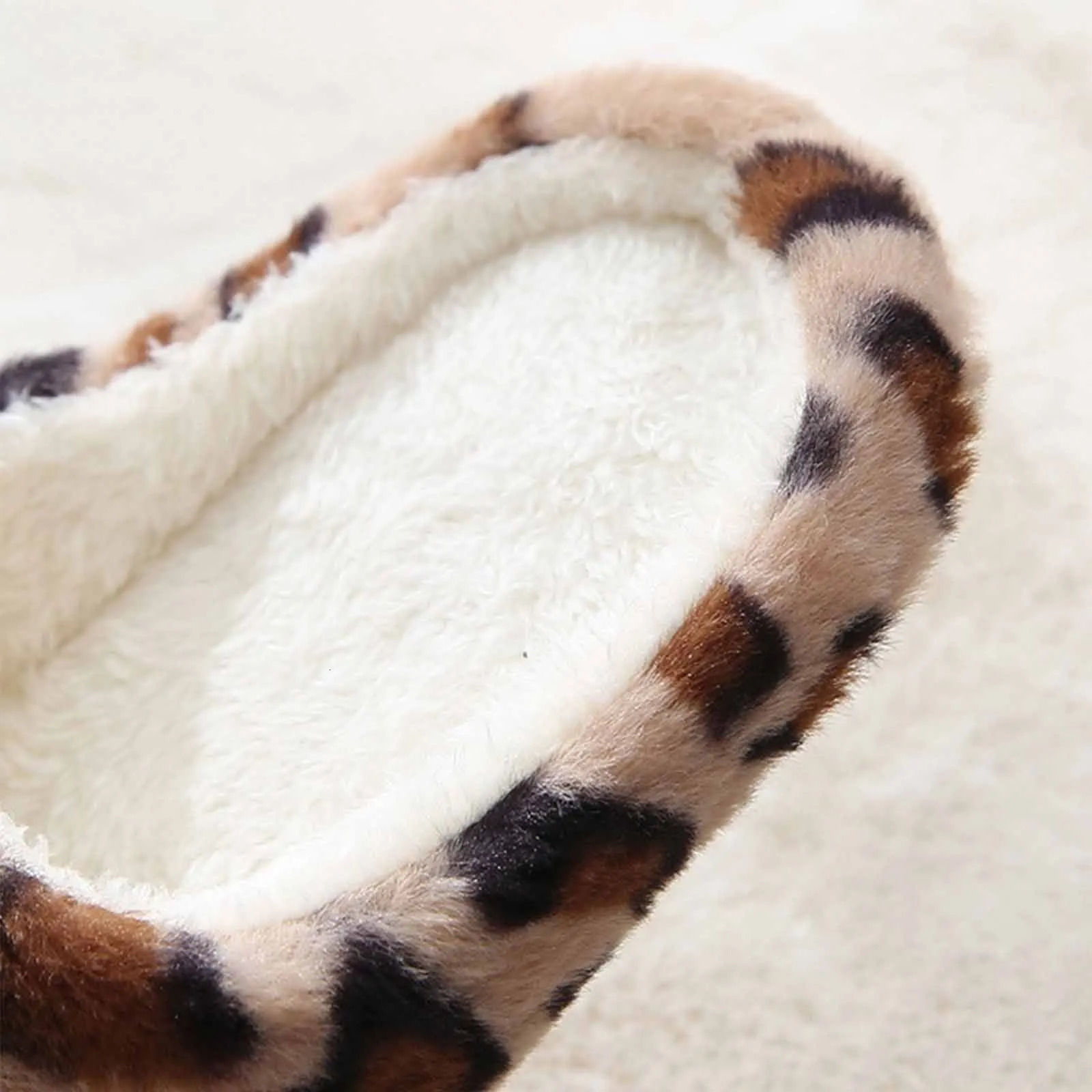 Soft Home Leopard Slippers Women Slippers Winter Indoor Light Comfort Floor Shoes Couple Silence Slides Bedroom House Slippers 241115