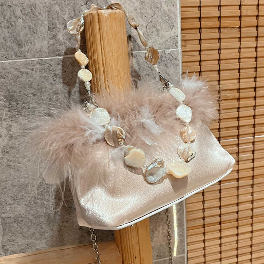 Sweet Plush Tote Bag Pearl Handheld Straddle Tassel Feather Bag New Style Handheld Shoulder Bags Fashionable 241104