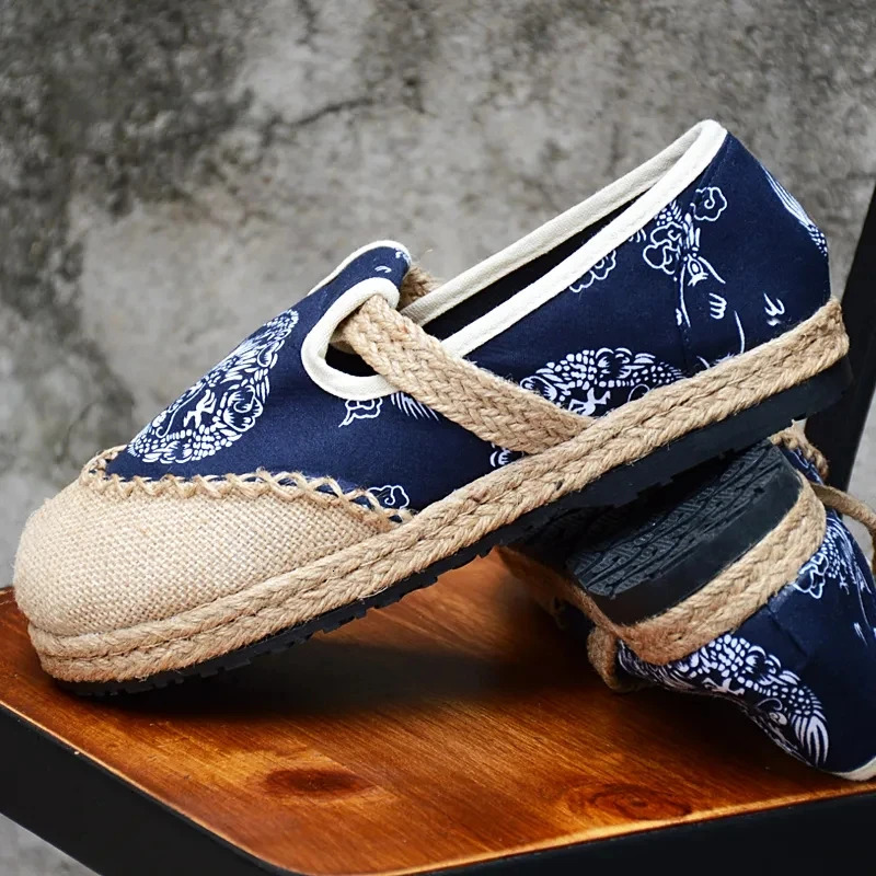 Chinese Style Flax Vintage Men Casual Loafers Male Lightweight Breathable Flat Printing Lazy Shoes Spring Summer New