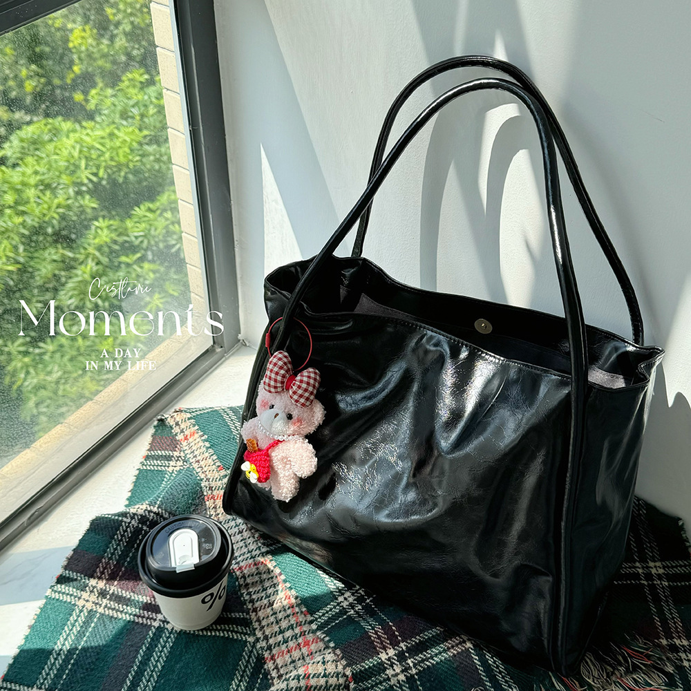 Designer women's new style, hand-held, single shoulder, large capacity, versatile, casual, underarm bag, commuting, campus tote bag