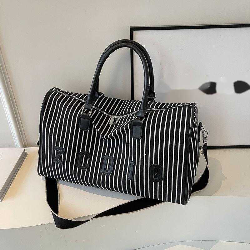 Short Distance Travel Bag for Women Lightweight and Fashion Canvas Travel Handbag for Women Simple Luggage Bag Large Capacity Fitness Bag