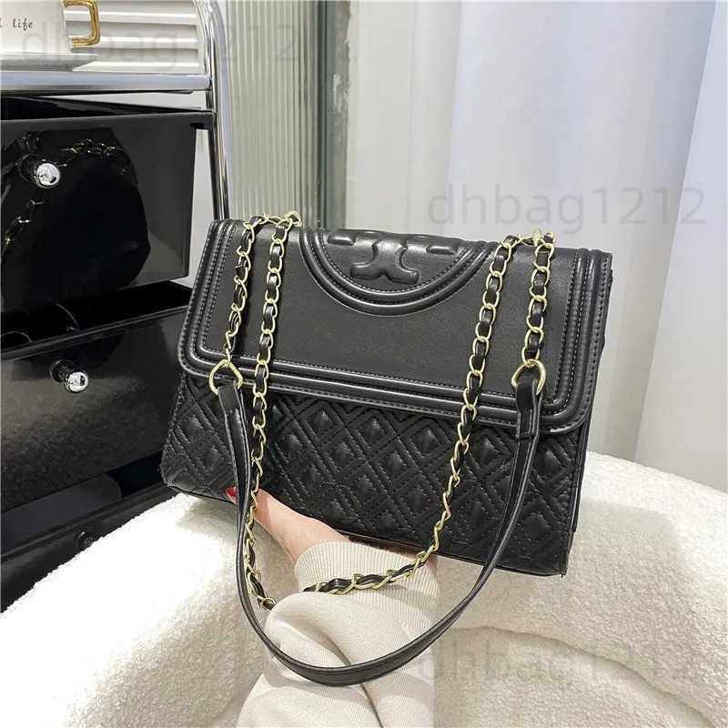 Totes 2025 New Womens Bag - European Fashion Embossed Chain Small Square Bag Messenger bag Black Diamond Womens Bag Fashion fashion T250930