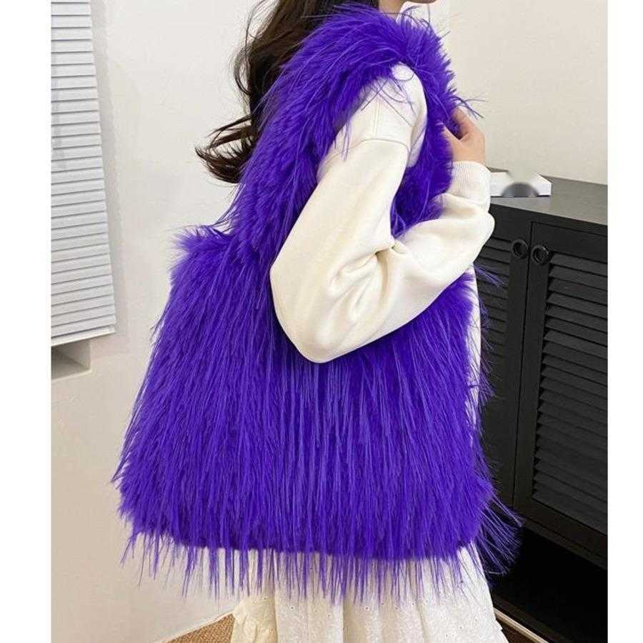 Autumn Winter Tote Bag Large Capacity Shopping Bags For Women New Style Tassel Shoulder Bag Plush Bucket Bag 241104