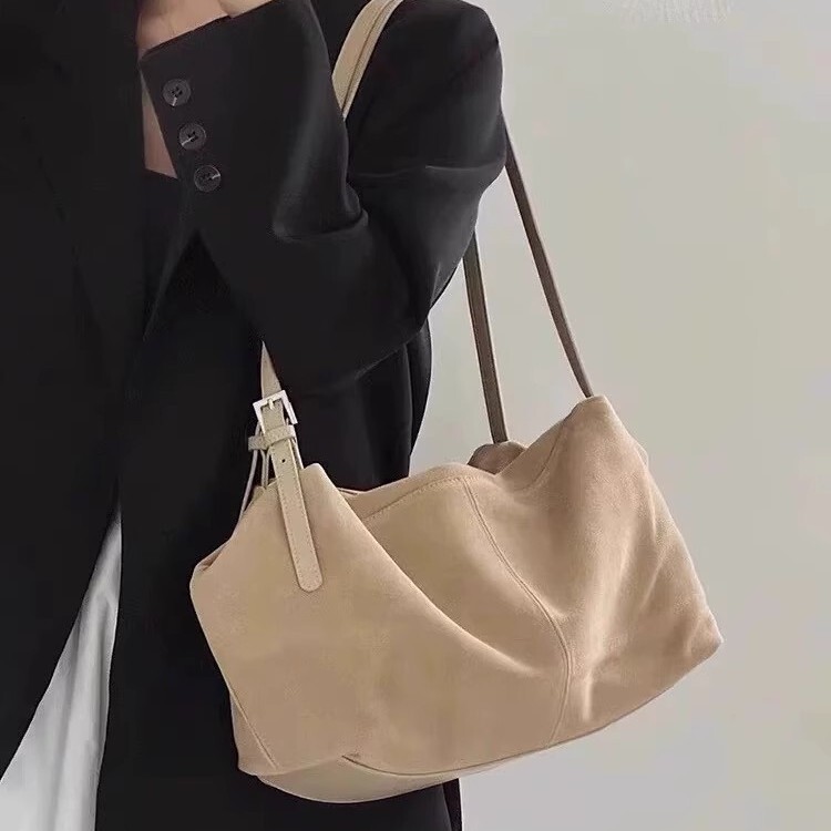 Fashion Trend Autumn/Winter New Large Capacity Suede Pillow Designer Tote Bag Strap Niche Single Versatile Cross Shoulder Female
