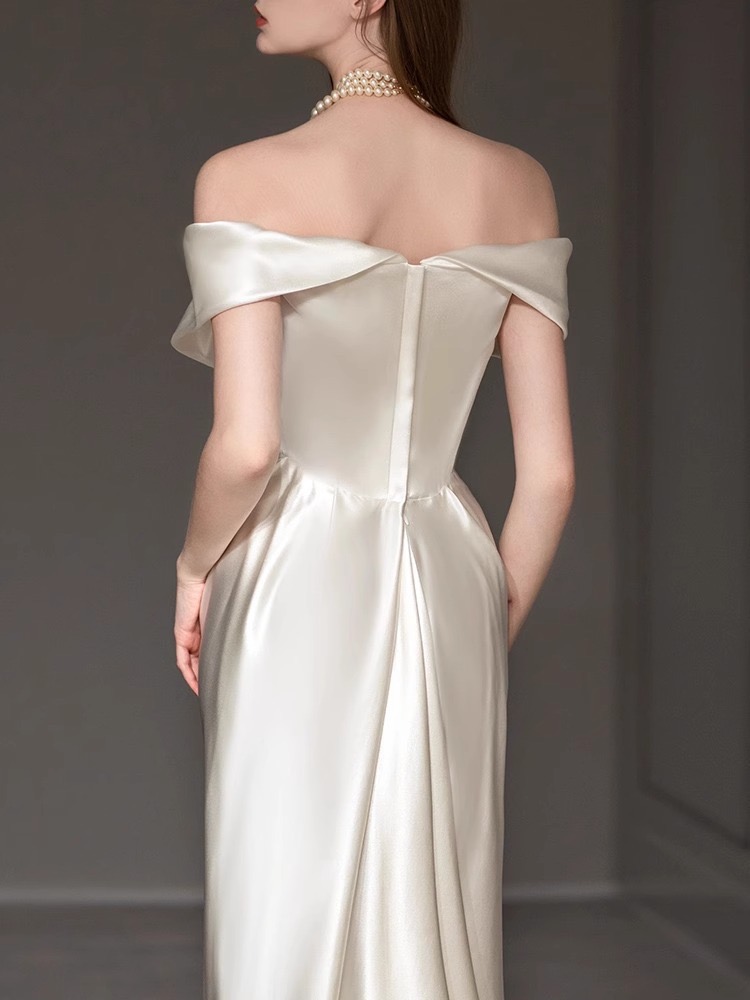 2024 satin Mermaid Wedding Dresses Dubai Saudi Arabia Sexy Off The Shoulder Elegant boho Satin Ruffles Bridal Gowns Vintage princess Country Bride Rec