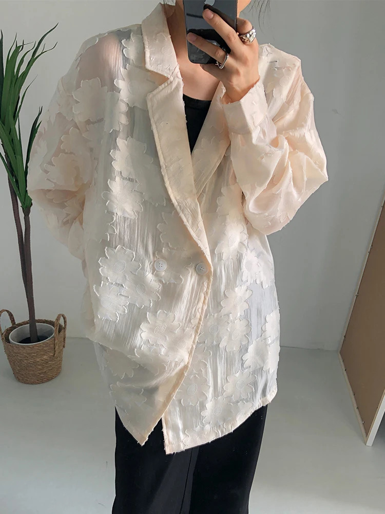 Womens beige jacquard embroidered large shirt with lapel long sleeved loose fit shirt for spring and autumn 1DF1478 241115
