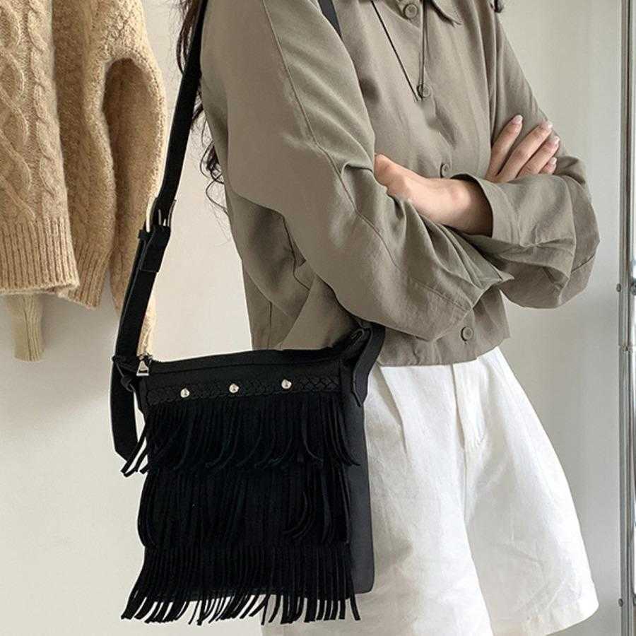 Niche Design Woven Crossbody Bag For Women Autumn Winter Small Designer Bag Velvet Tassel Tote Bag Simple Diagonal Shoulder Bags 241104