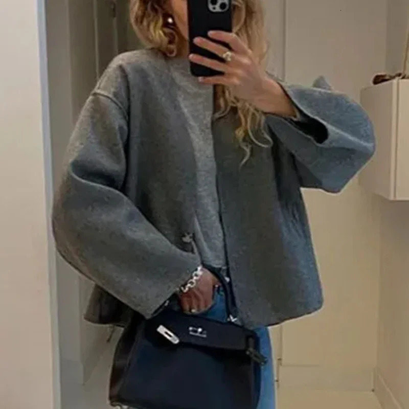 Womens retro V-neck oversized coat autumn and winter fashion single button crop jacket casual and elegant coat 241115