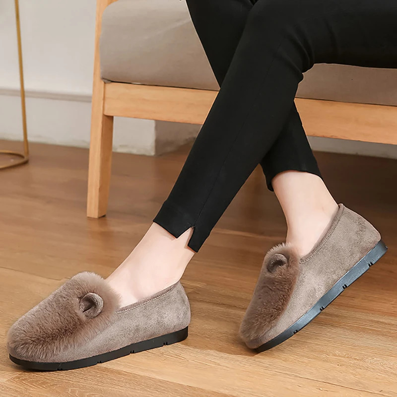 Winter fluffy womens shoes fashionable gold buckle warm fur coat womens flat shoes womens indoor sliding shoulder straps family womens shoes 241115
