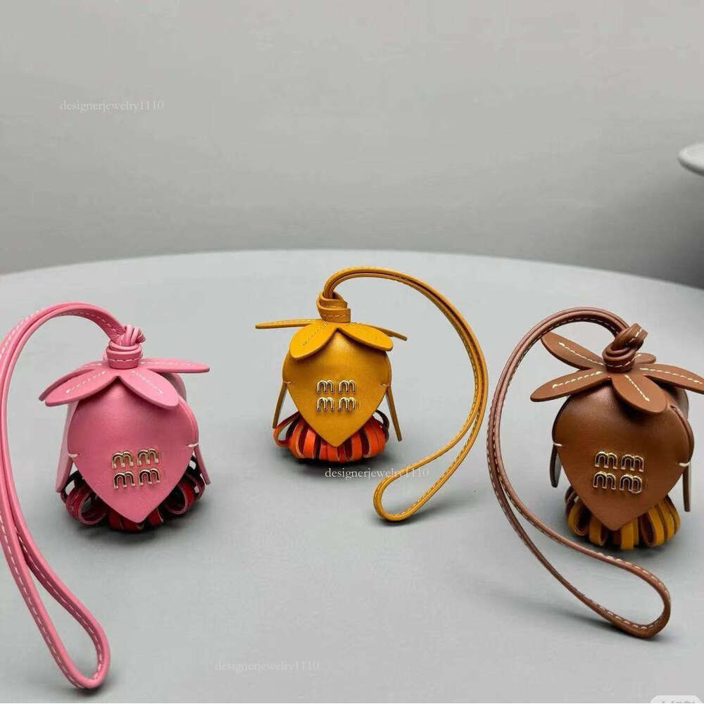 High Quality Leather Keychain Classic key Chain Luxury Designer Keyring Cute bag charm for women or girl Christmas gift
