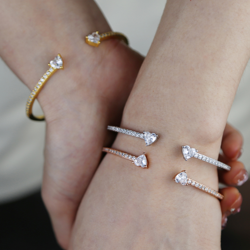 Bling 5A Heart Shaped Cubic Zirconia CZ Bangle Bracelet for Women Wholesale Iced Out Thin Band Stack Simple Classic Jewelry