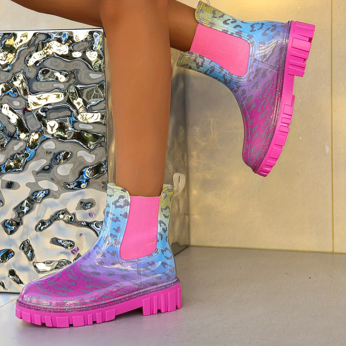 2024 Style Pink Nonslip And Wear Resistant Medium Tube Rain Boots Classic Fashion Rain Boots Waterproof Rubber Shoes 241115