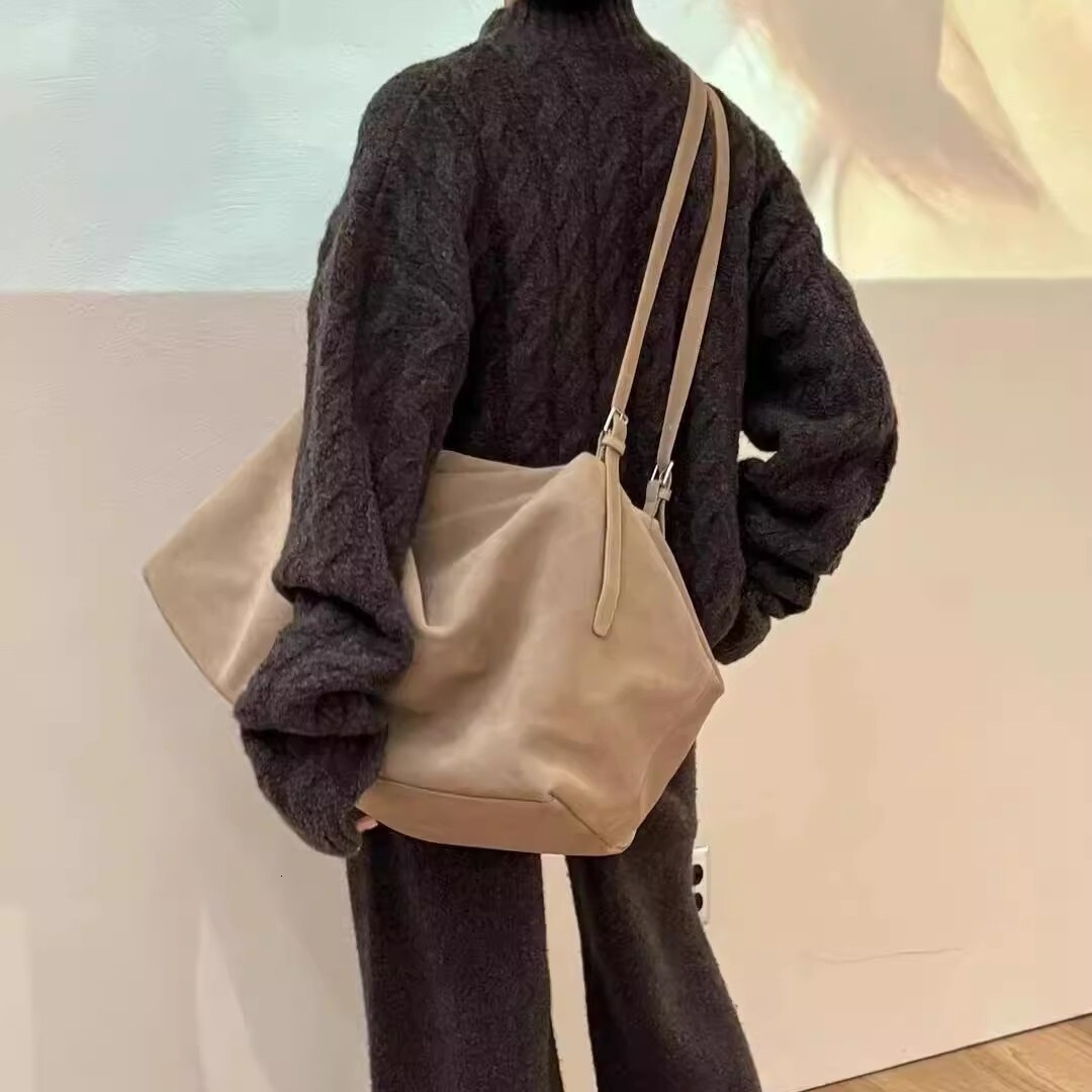 Fashion Trend Autumn/Winter New Large Capacity Suede Pillow Designer Tote Bag Strap Niche Single Versatile Cross Shoulder Female