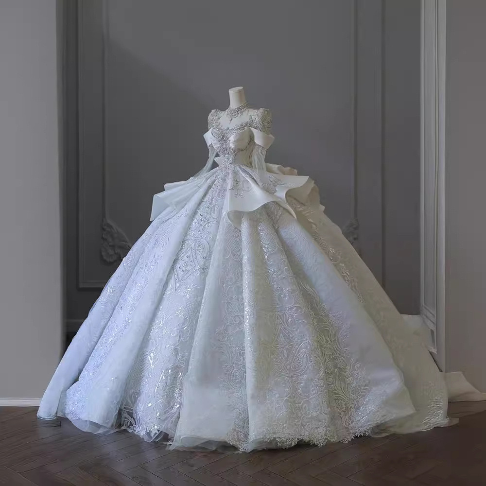 Modest Princess Lace A Line Dresses new Appliques Court Train Bridal Gowns Wedding Dress Plus Size vestidos de noiva Dubai Arabic lace up beach bride 