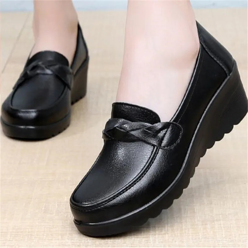 Classic leather womens shoes round toe casual and comfortable womens wedge shoes spring and autumn fashion womens shoes 10 styles 241115