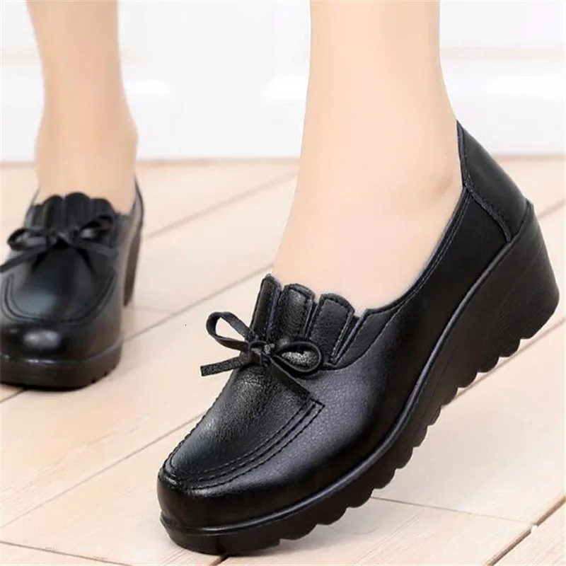 Classic leather womens shoes round toe casual and comfortable womens wedge shoes spring and autumn fashion womens shoes 10 styles 241115