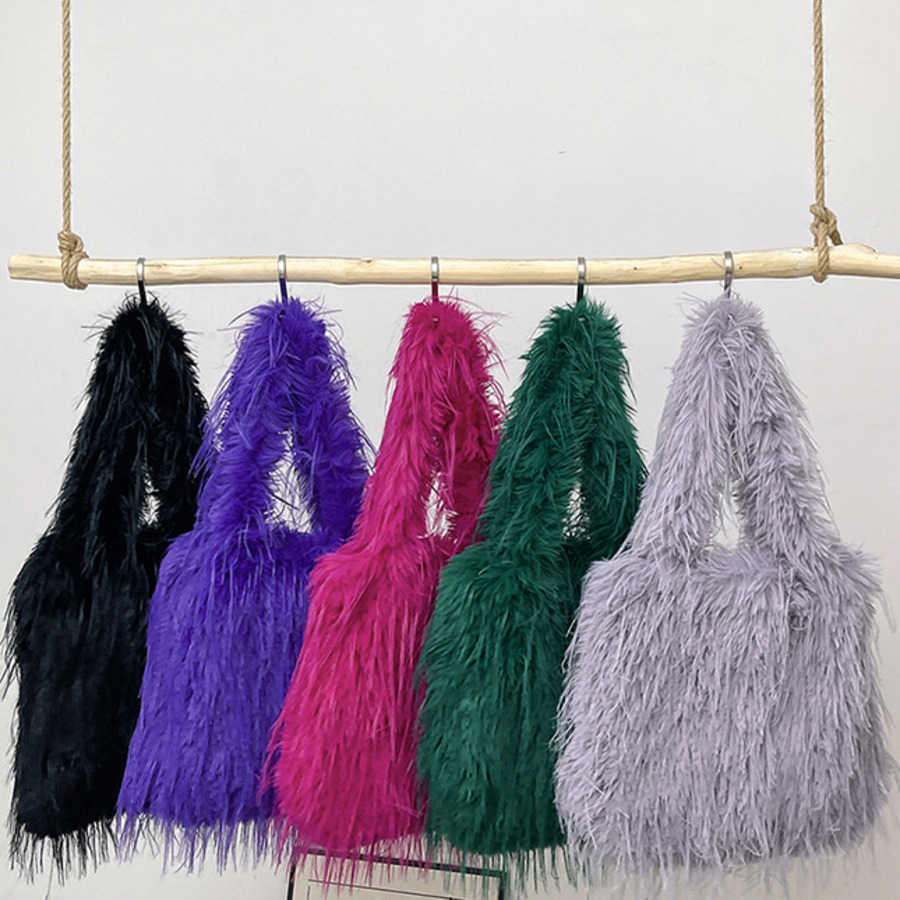 Autumn Winter Tote Bag Large Capacity Shopping Bags WoMens New Style Tassel Shoulder Bag Long Plush Fashion Bag 241104