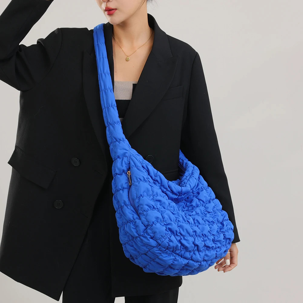 2025S New Free Shipping Designer Bag Bedding Horizontal Shoulder Suitable For Women Large Capacity Handbag Winter Iatable Bubble Cloud Shopping Messen