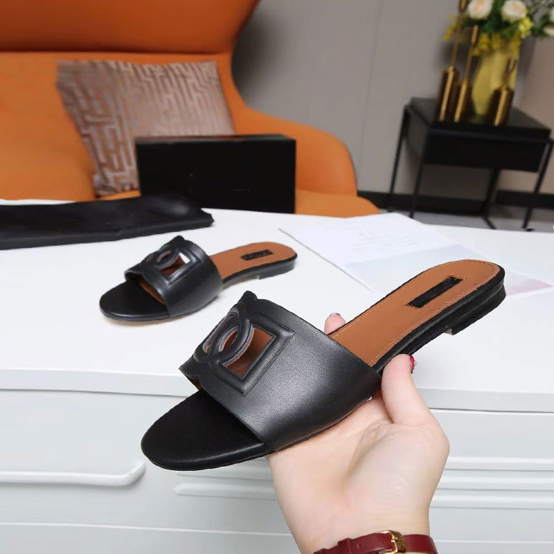 Women Summer Fashion Sandals Designer Comfortable and Casual Beach Slippers Simple and Sweet European Size 11 Flat Shoes