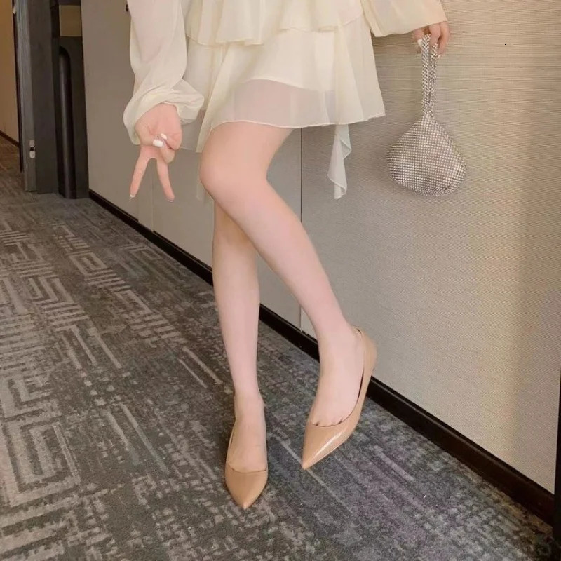 Womens flat shoes autumn item angular toe shallow mouth shiny leather sole non slip single shoe 241115