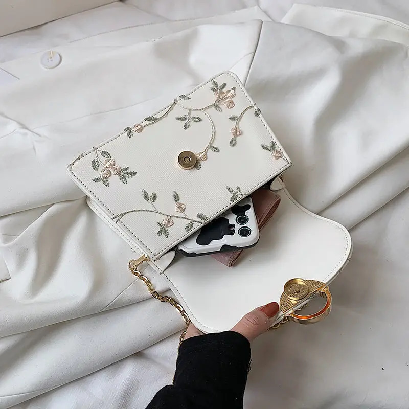 2025S New Free Shipping Designer Bag Shell Bead Fashion Sweet Clutch Handbag Lace Wedding Chain Womens Shoulder Cross Bag Wallet