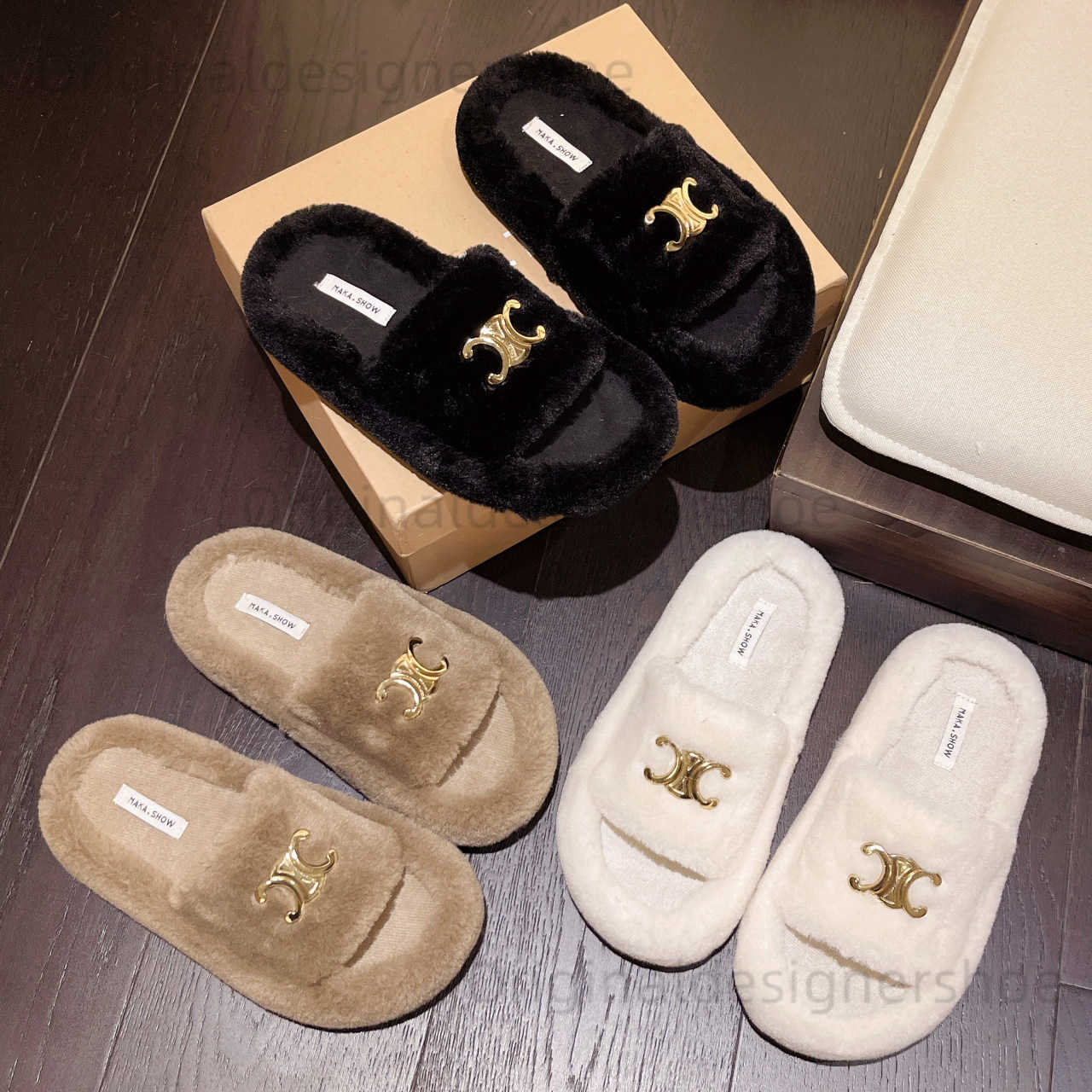 Slippers Autumns super popular trendy brand plush slippers for womens 2023 new metal buckle suede one word slipper winter plush half slipper T240416